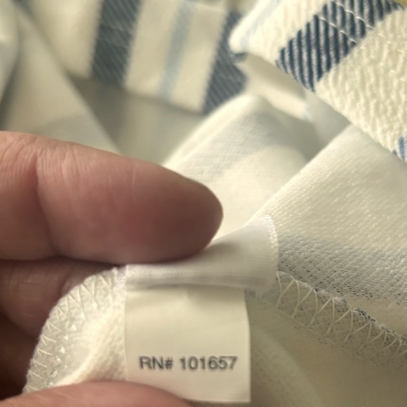 Tresics new with tags striped crop top with ties on sleeves in small - Picture 9 of 9